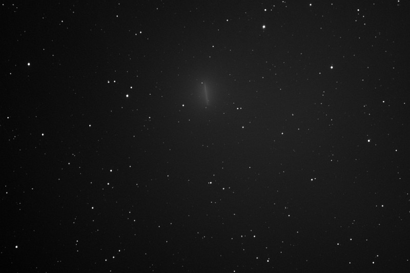 Comete Tuttle_20071231_15min_L.png - Comte Tuttle (vue du dplacement du noyau) - L 15 min - William Optics Megrez 80 APO - ST-8XME - Renens 31/12/2007
